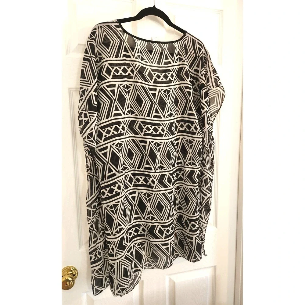 West Loop Women's Swim Cover-up Black & White Geometric pattern silky One Size